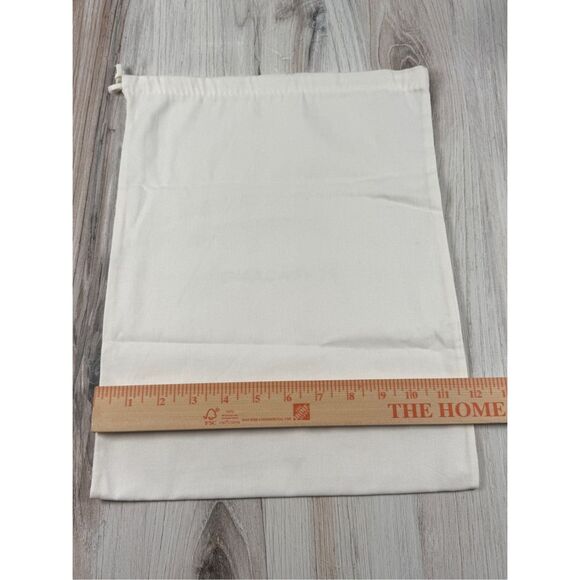 12”x15.25” Salvatore Ferragamo Dust Bag (Item# 0319) - Picture 4 of 4